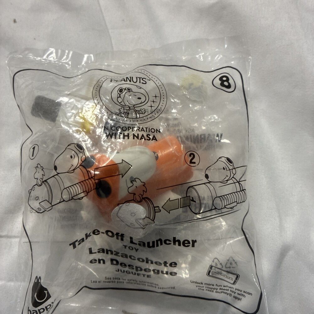 Snoopy #8 NEW McDonald’s Happy Meal Toy Take Off Launcher 2019 Peanuts NASA